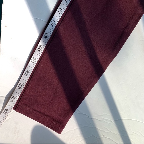 Maurices Burgundy Ladies Size Medium Jeggings - Picture 6 of 10